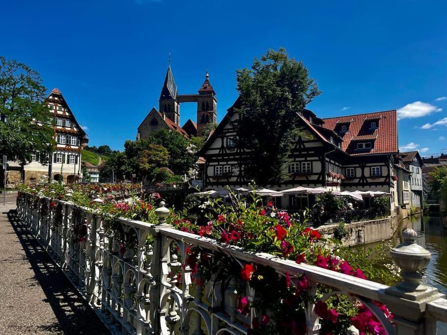 Nah Zur S-Bahn Und Altstadt Esslingen am Neckar Esterno foto